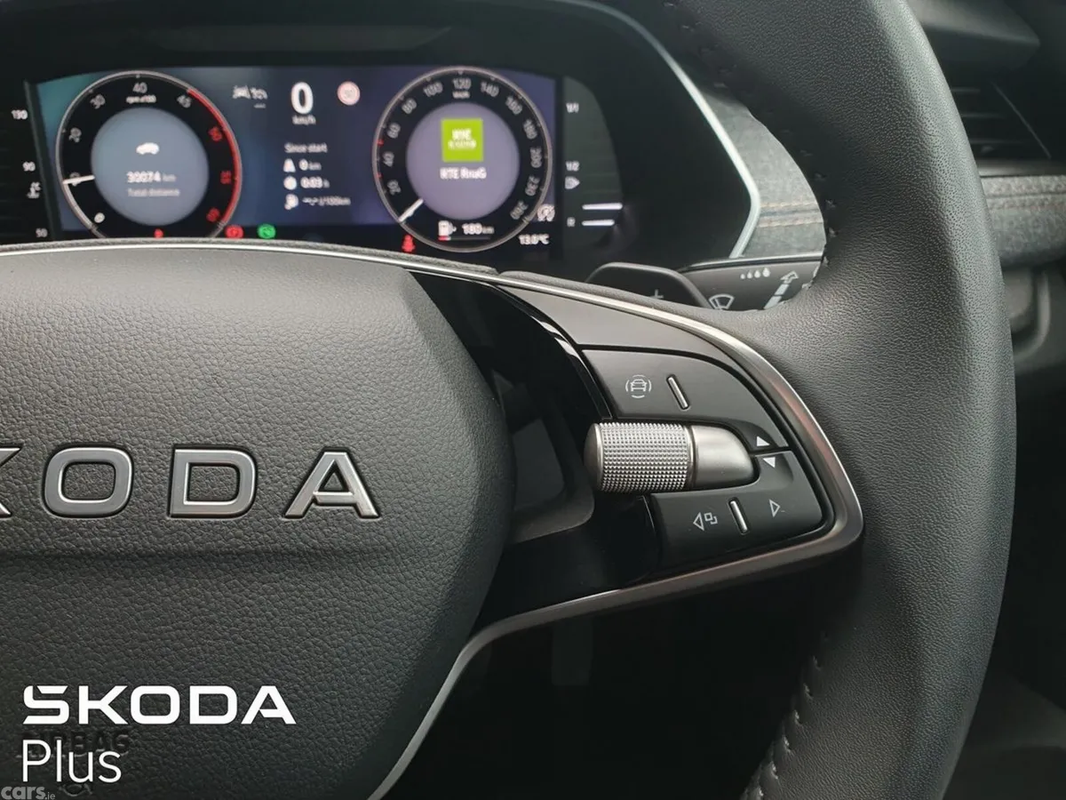 Skoda Octavia Hatchback, Diesel, 2025, Grey