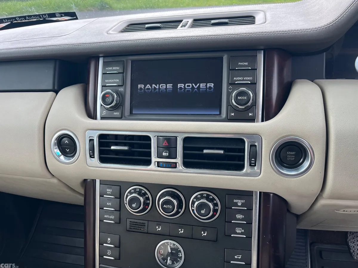 Land Rover Range Rover SUV, Diesel, 2011, Grey