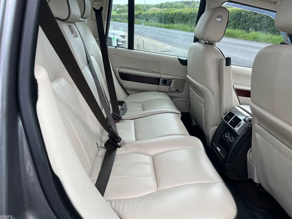 Land Rover Range Rover SUV, Diesel, 2011, Grey
