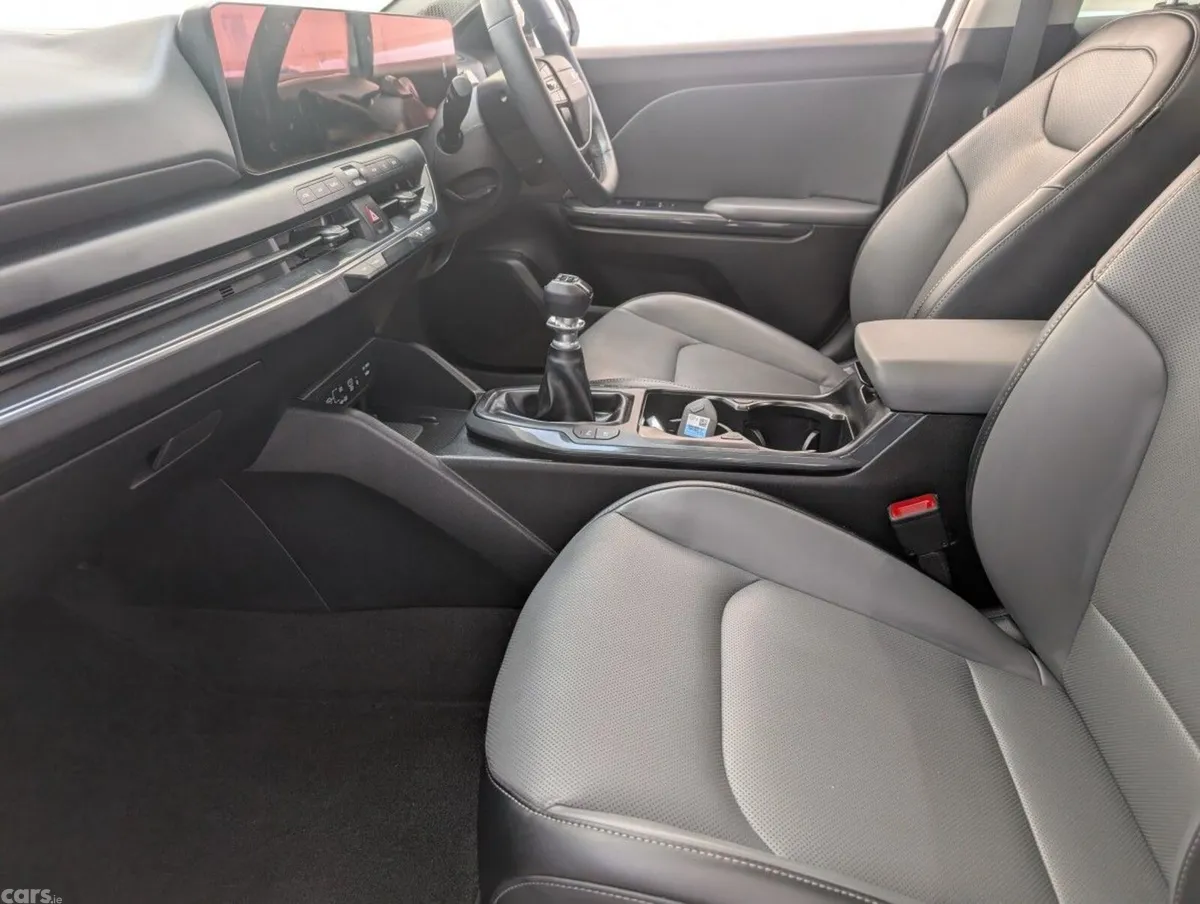 Kia K4 Hatchback, Petrol Hybrid, 2026, White
