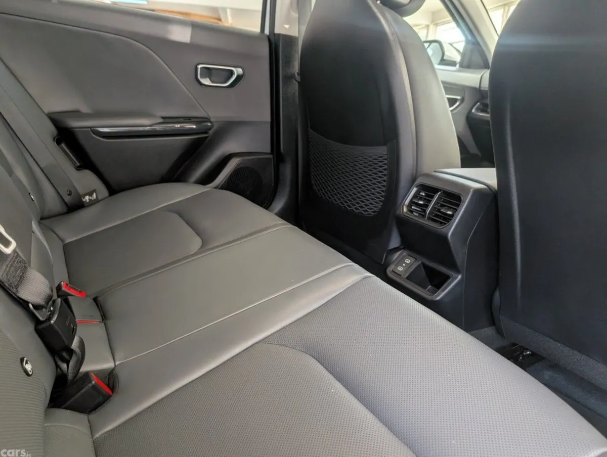 Kia K4 Hatchback, Petrol Hybrid, 2026, White