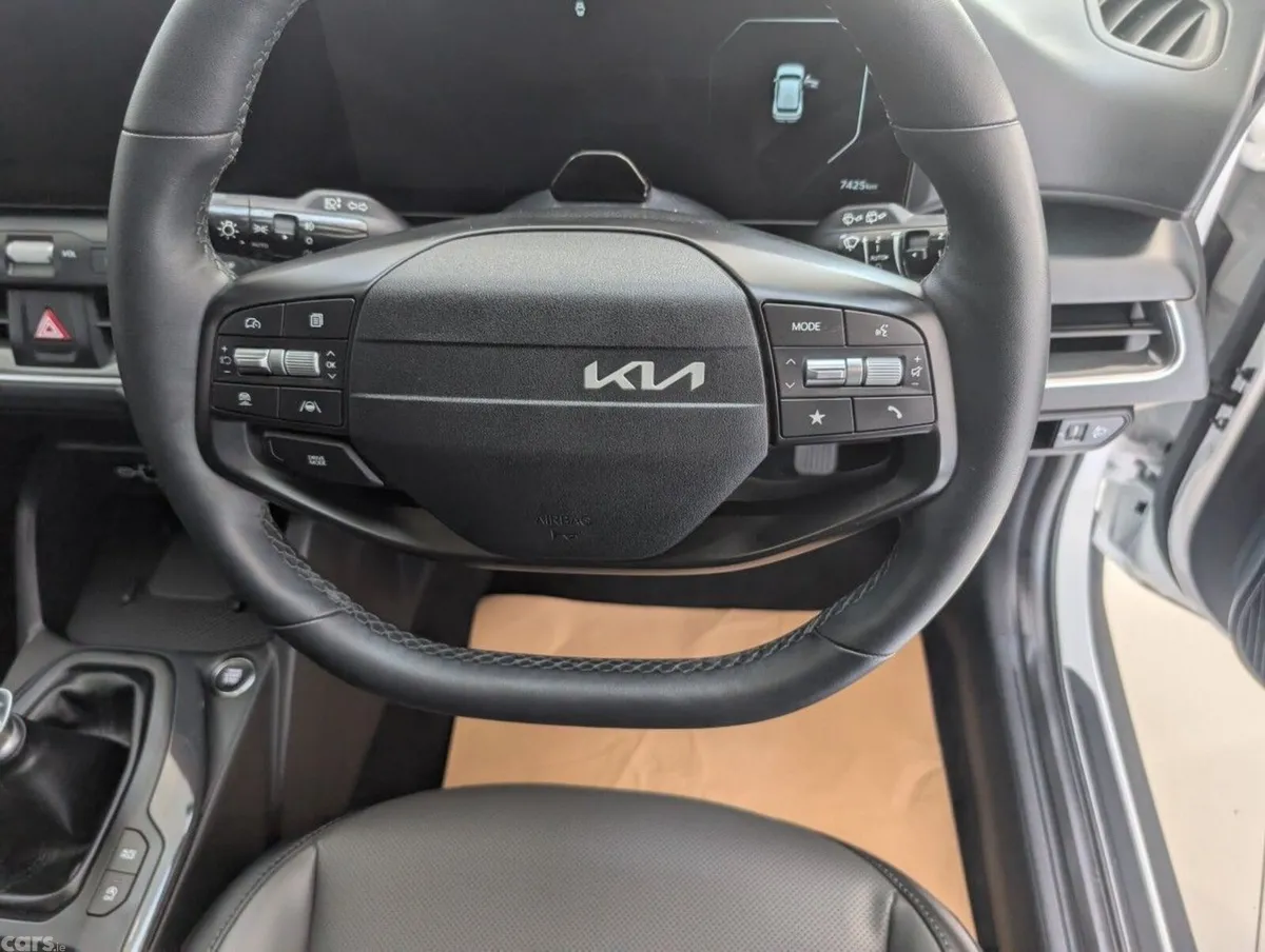 Kia K4 Hatchback, Petrol Hybrid, 2026, White