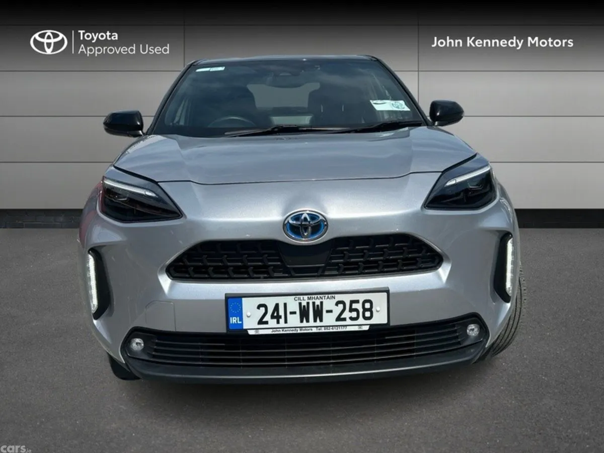 Toyota Yaris Cross Hatchback, Petrol Hybrid, 2024, Silver