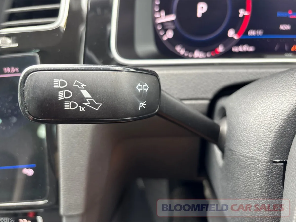 Volkswagen Golf Hatchback, Petrol, 2019, White