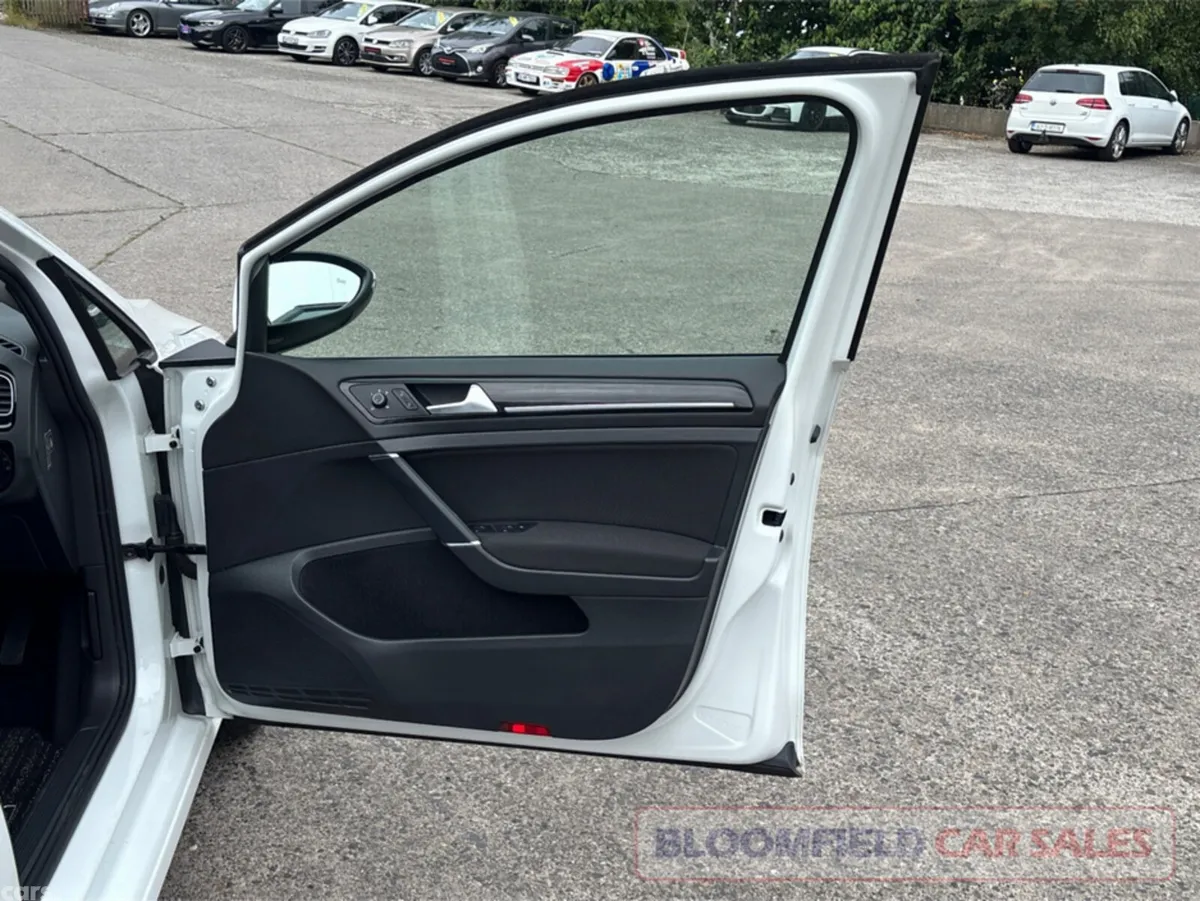 Volkswagen Golf Hatchback, Petrol, 2019, White