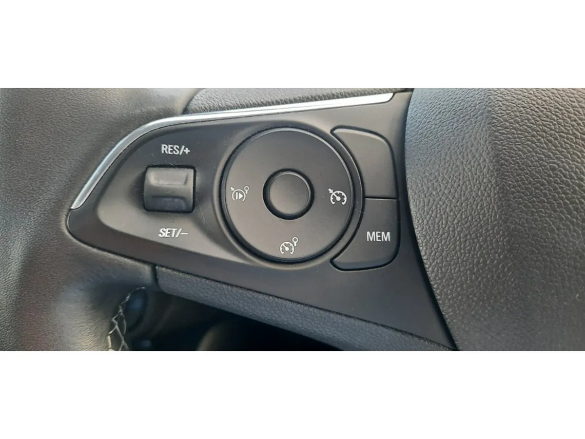 Opel Crossland MPV, Diesel, 2024, Grey
