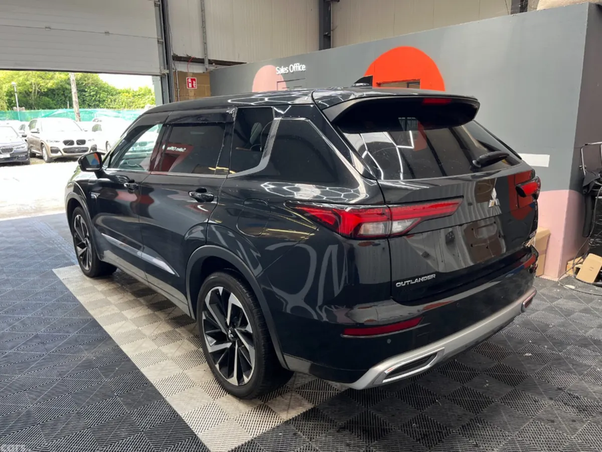 Mitsubishi Outlander SUV, Petrol Plug-in Hybrid, 2022, Black