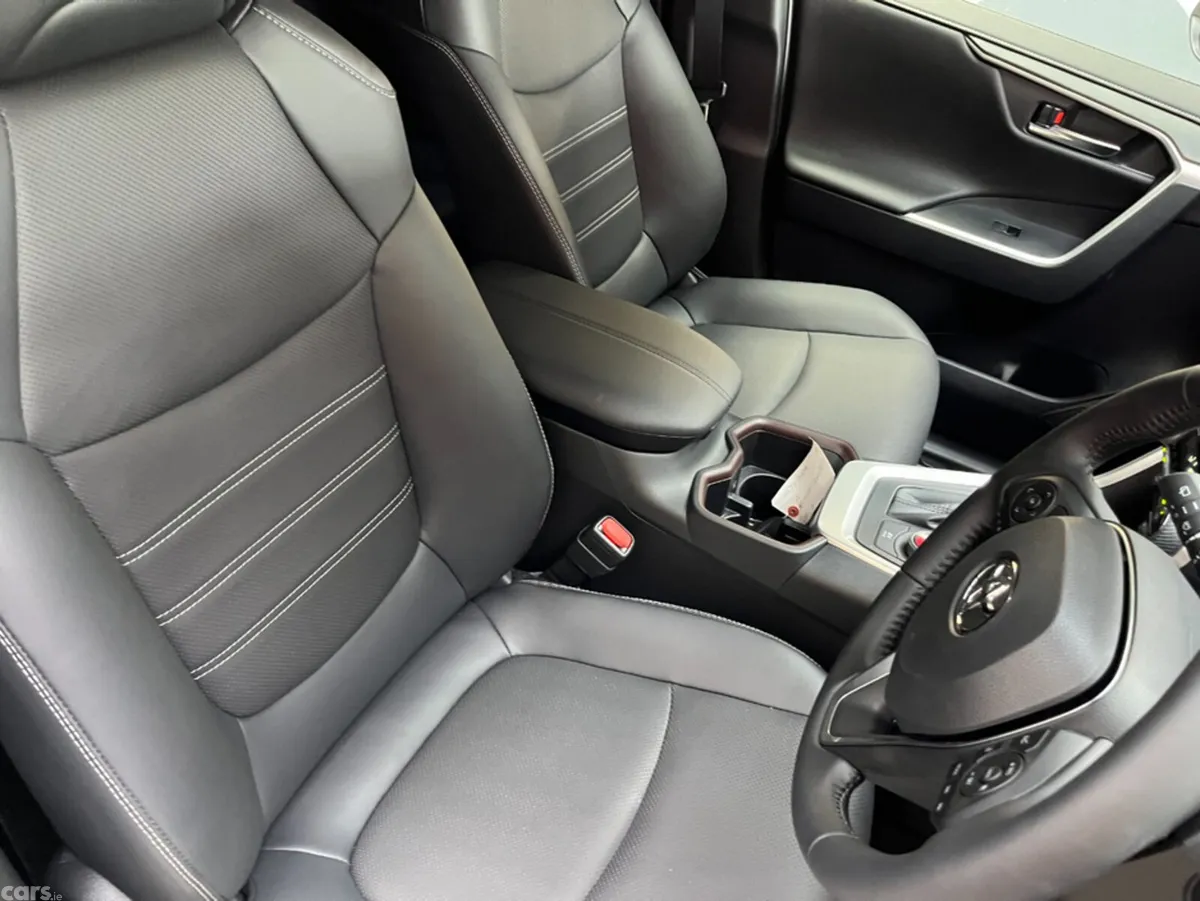 Toyota RAV4 SUV, Petrol Hybrid, 2025, White