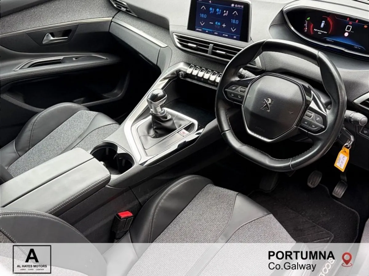 Peugeot 3008 Hatchback, Diesel, 2018, Gold