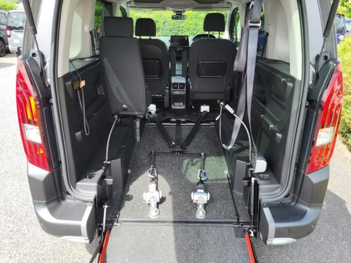 Peugeot Rifter MPV, Diesel, 2024, Grey