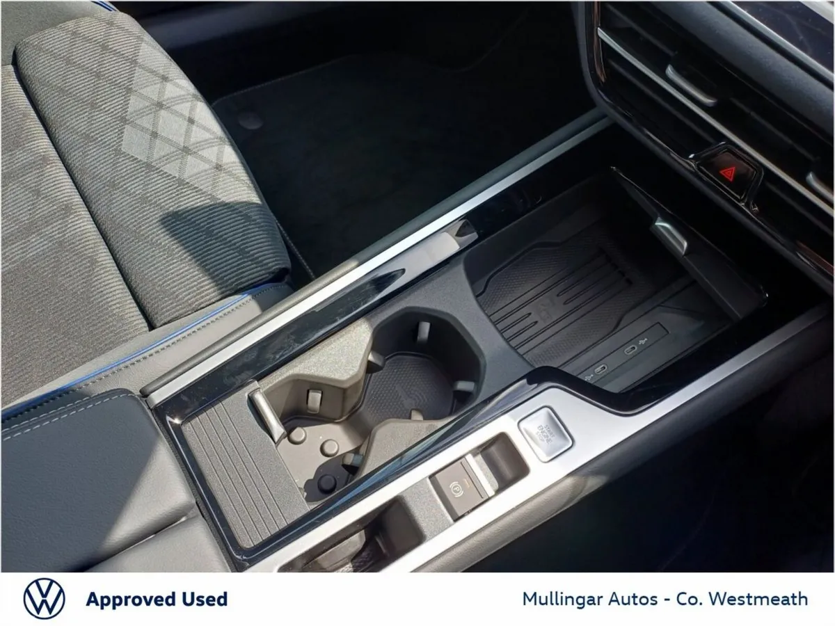 Volkswagen Passat Estate, Diesel, 2026, Grey
