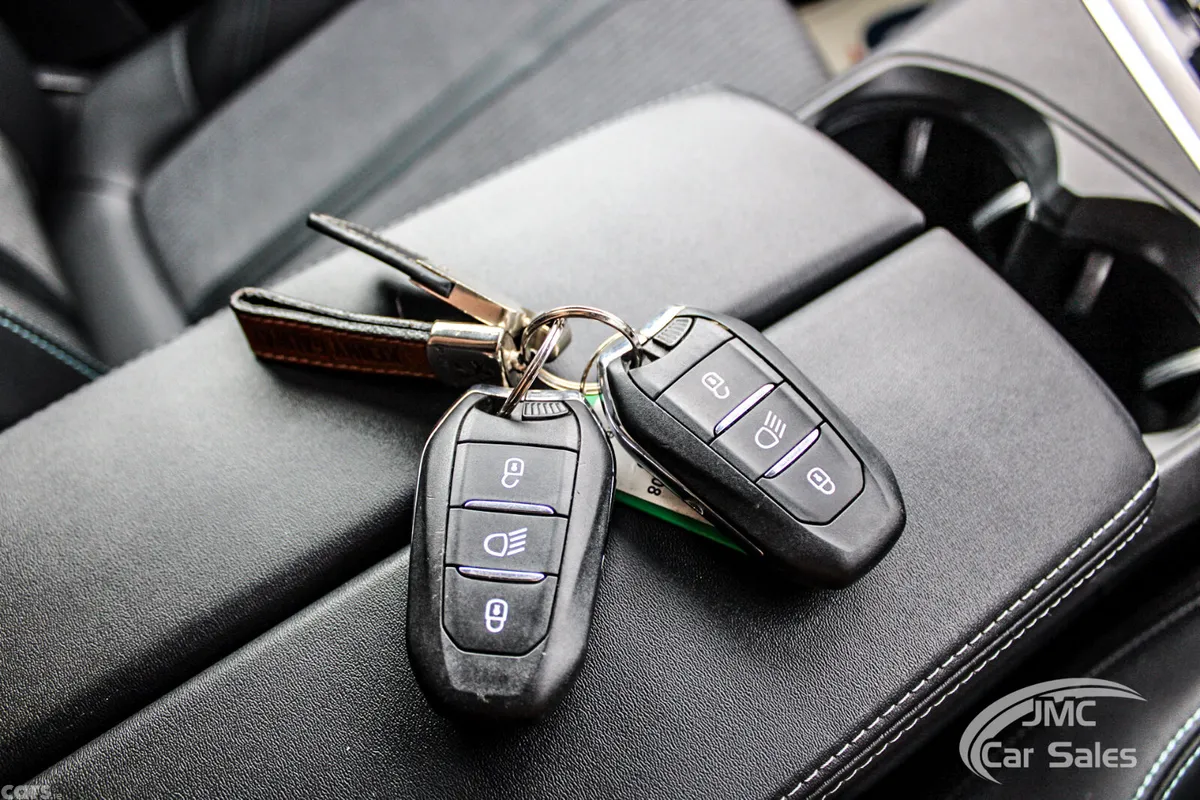 Peugeot 5008 MPV, Diesel, 2022, Black