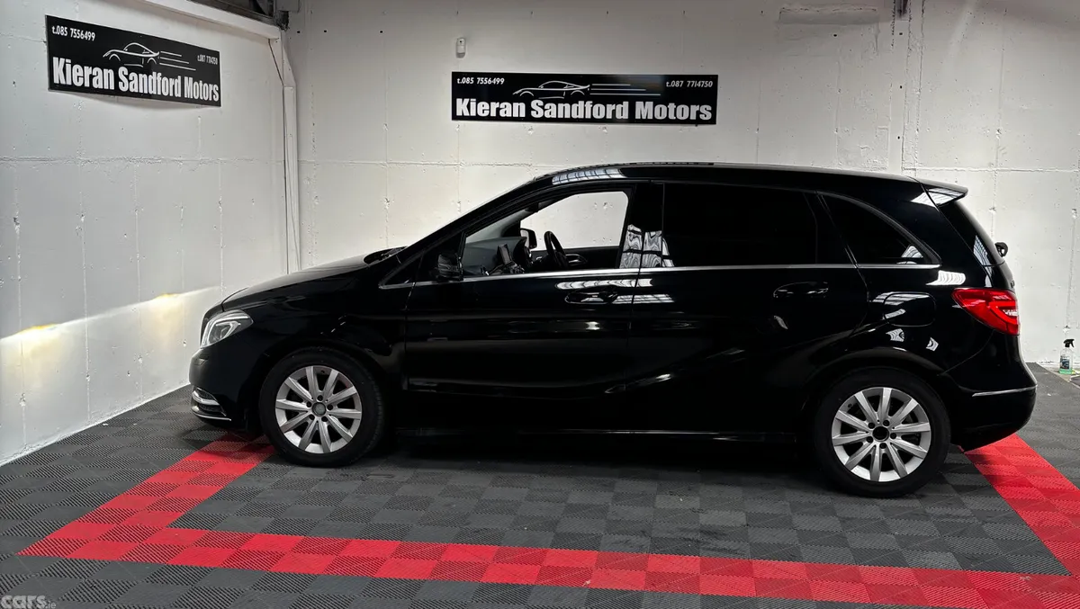 Mercedes-Benz B-Class Hatchback, Petrol, 2013, Black