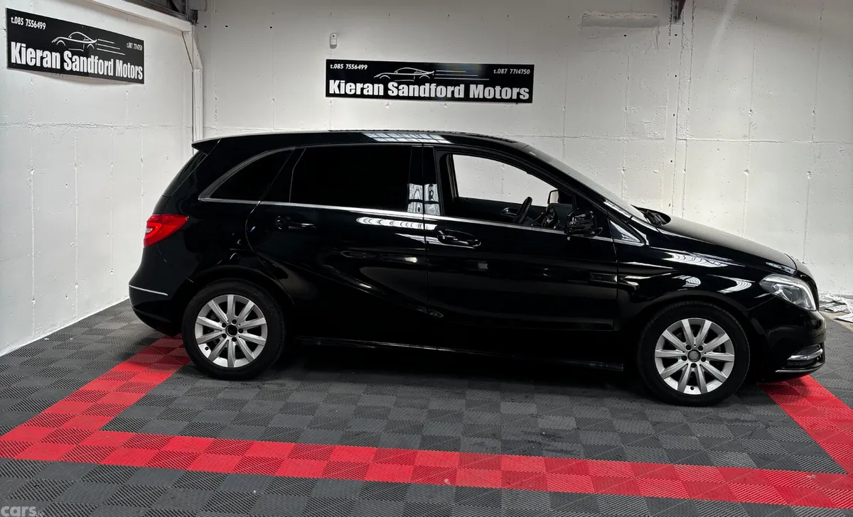 Mercedes-Benz B-Class Hatchback, Petrol, 2013, Black