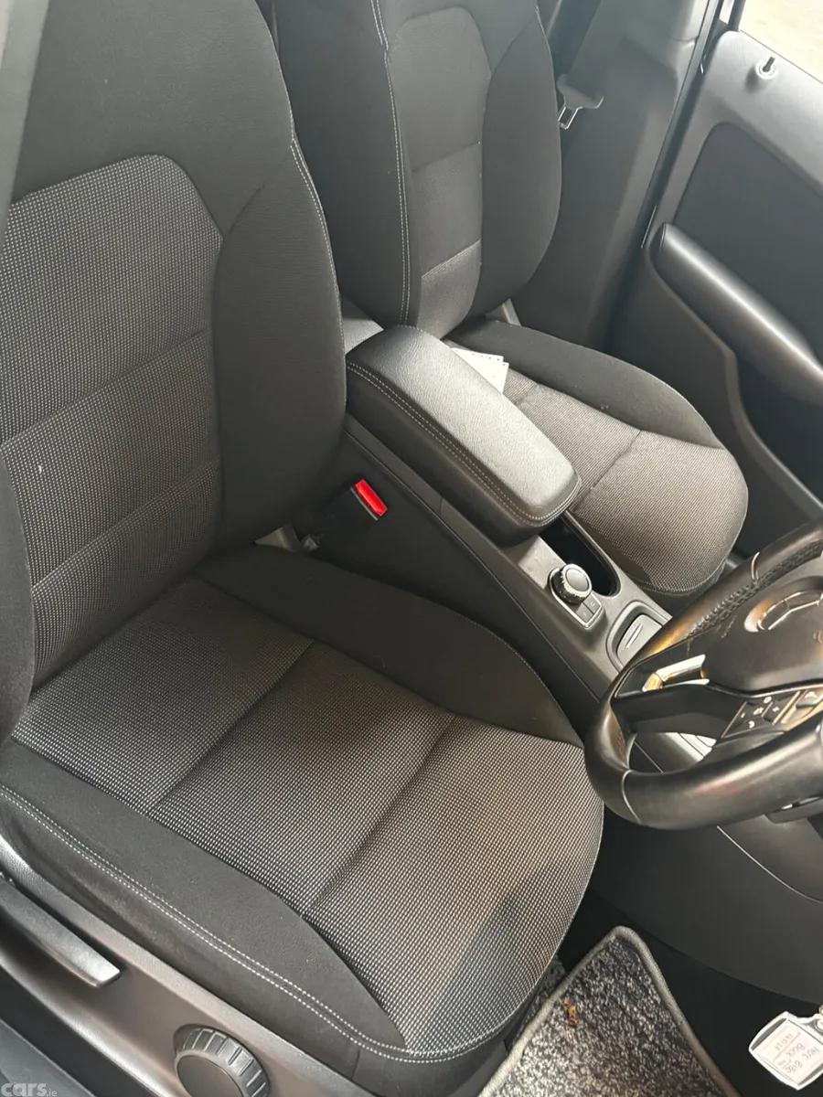Mercedes-Benz B-Class Hatchback, Petrol, 2013, Black