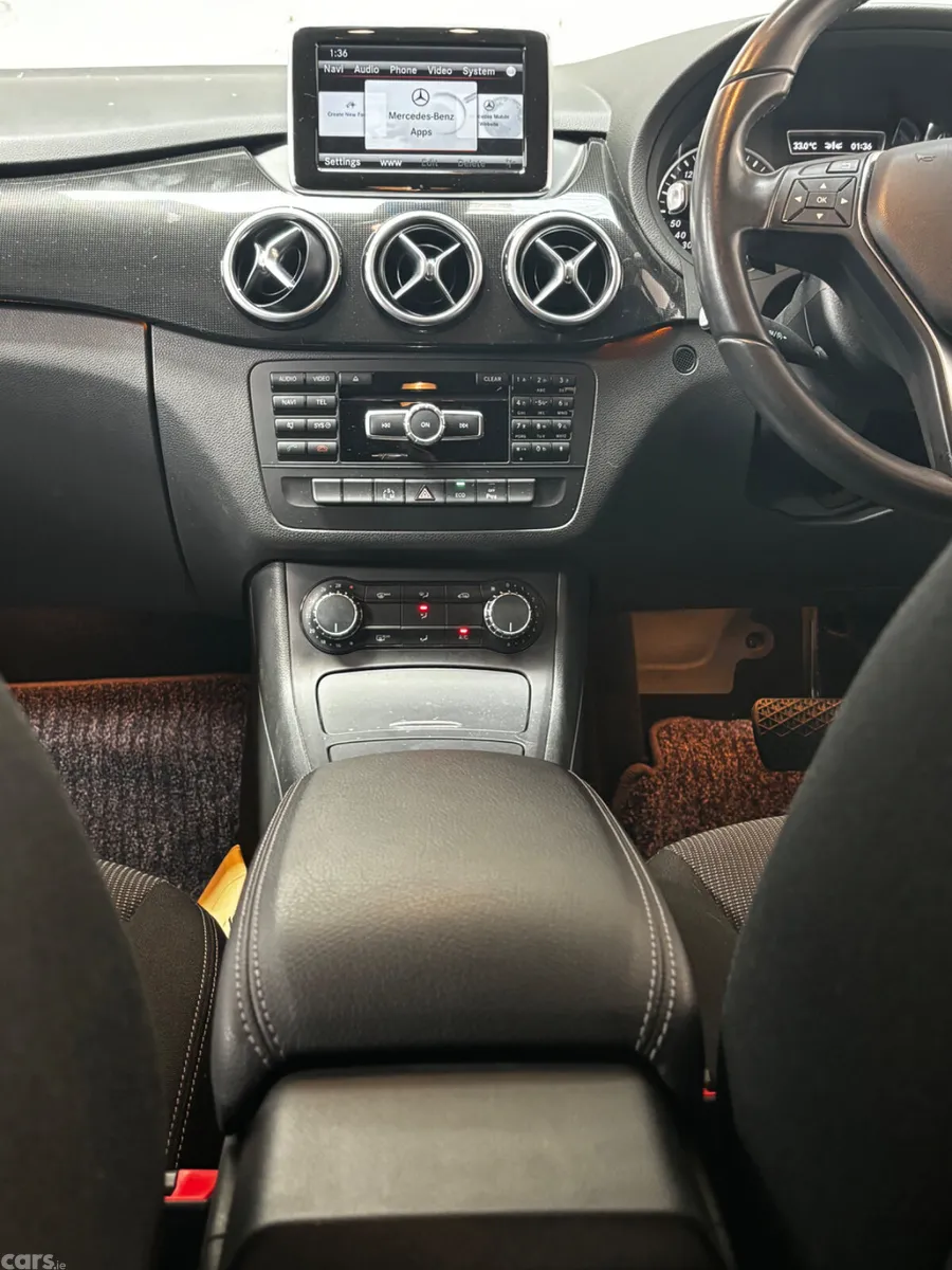 Mercedes-Benz B-Class Hatchback, Petrol, 2013, Black