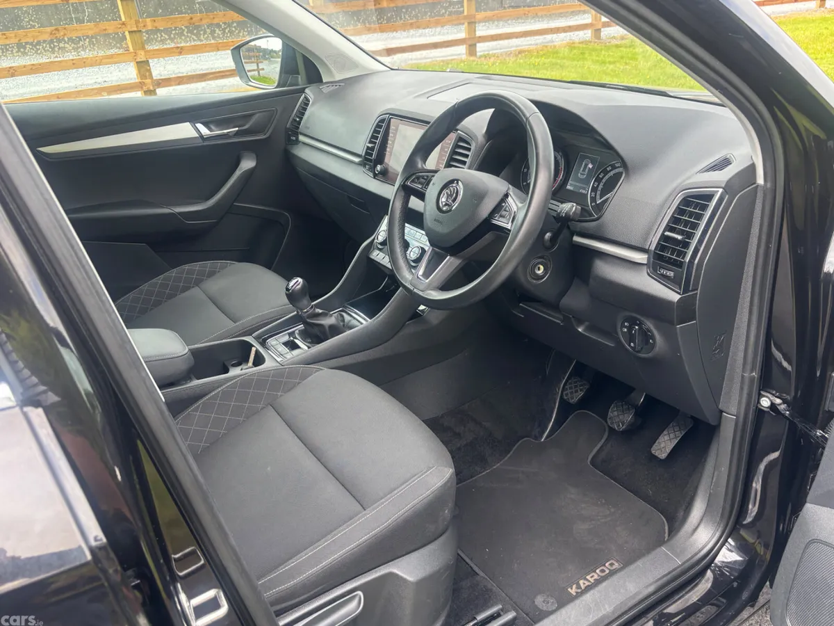 Skoda Karoq Estate/Jeep, Petrol, 2018, Black