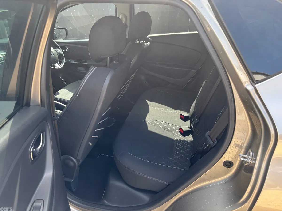 Renault Captur Hatchback, Petrol, 2015, Beige