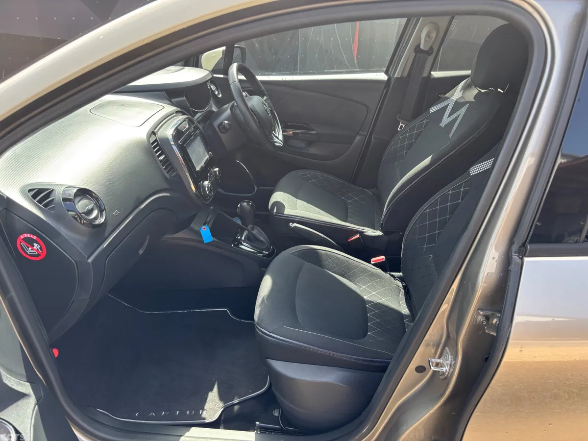 Renault Captur Hatchback, Petrol, 2015, Beige