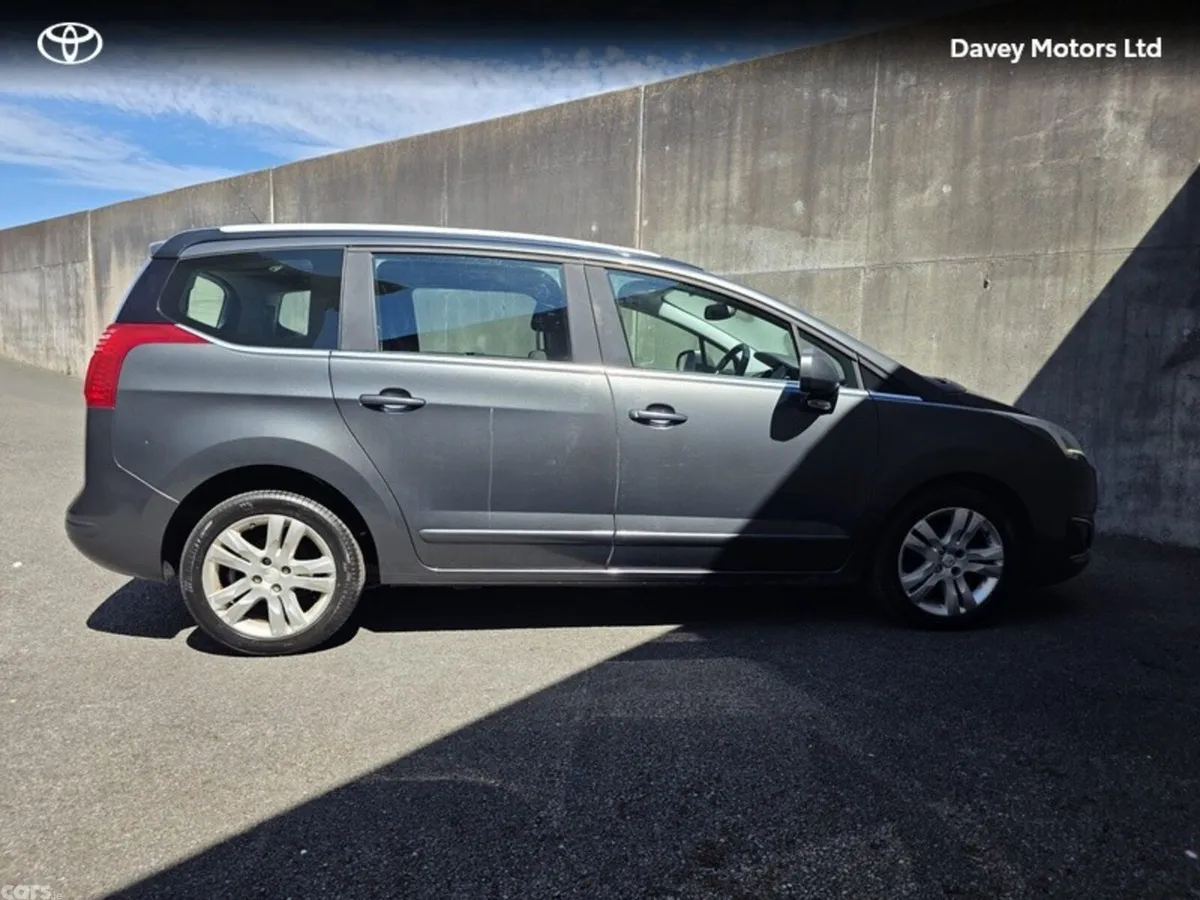 Peugeot 5008 MPV, Diesel, 2015, Grey