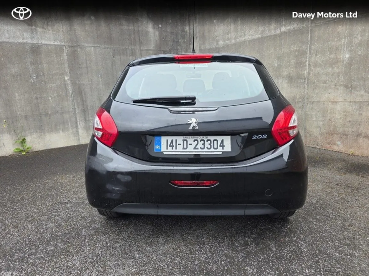 Peugeot 208 Hatchback, Diesel, 2014, Black