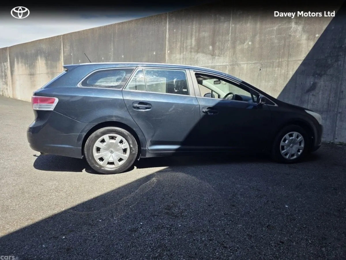 Toyota Other Estate, Diesel, 2011, Grey