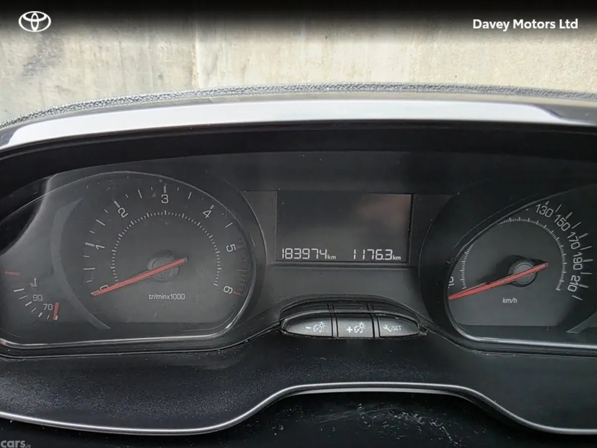 Peugeot 208 Hatchback, Diesel, 2014, Black