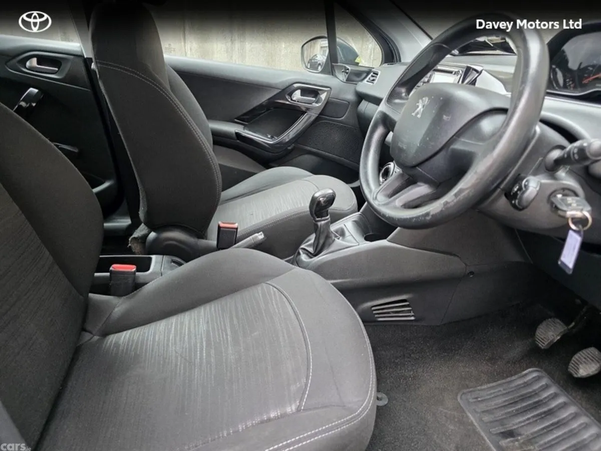 Peugeot 208 Hatchback, Diesel, 2014, Black