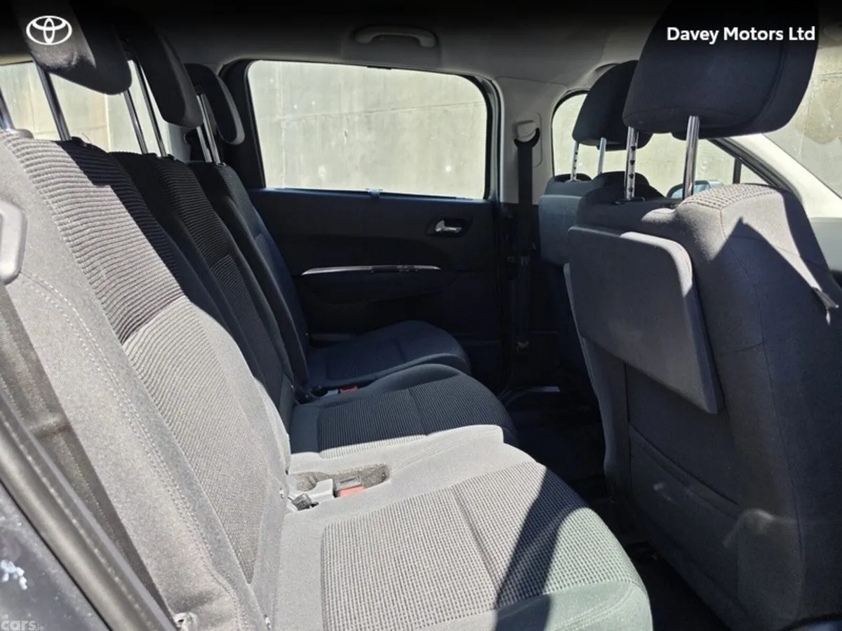 Peugeot 5008 MPV, Diesel, 2015, Grey