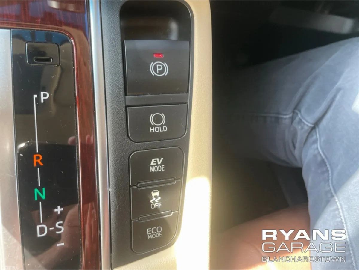Toyota Alphard MPV, Petrol Hybrid, 2017, Black