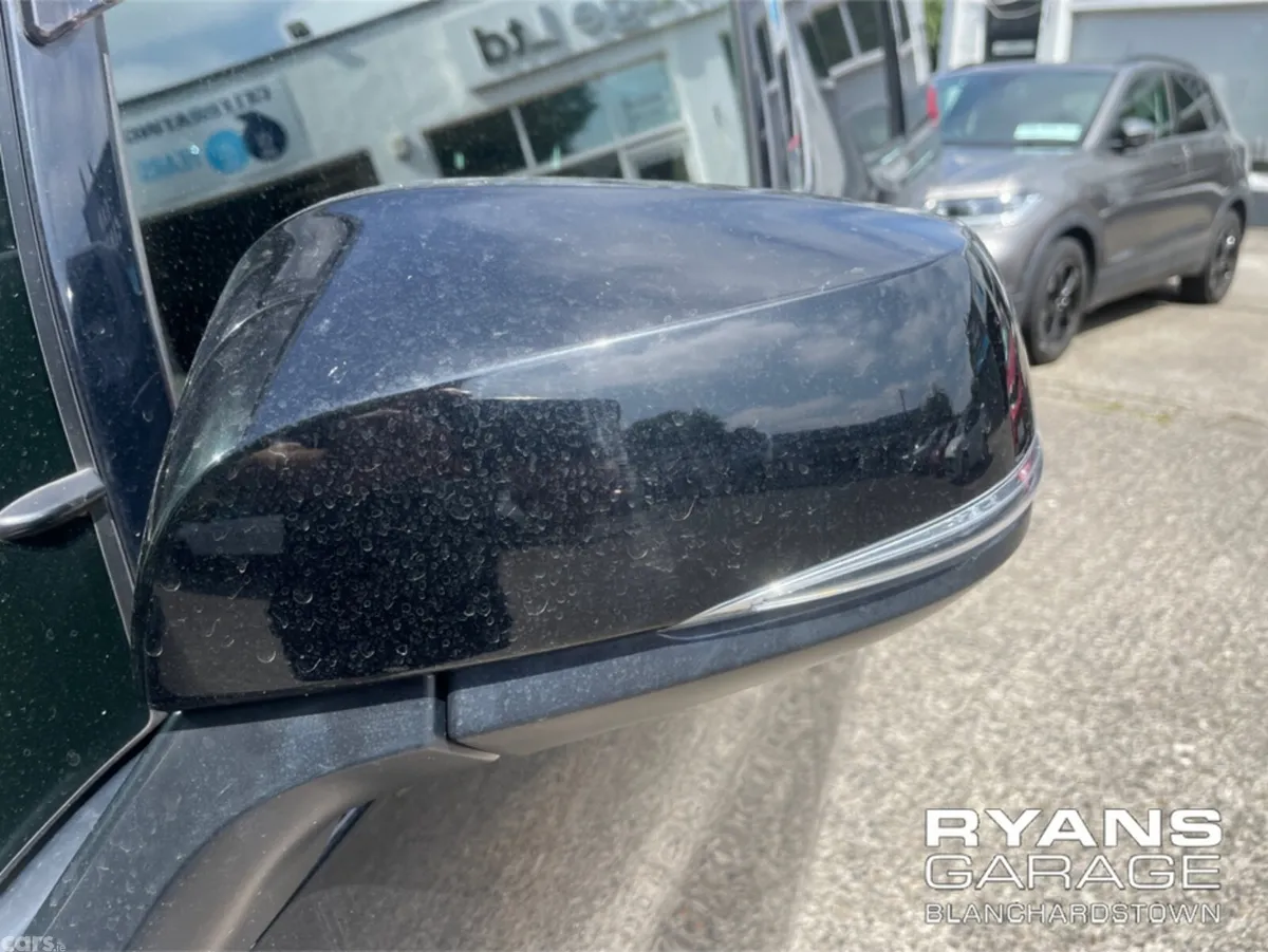 Toyota Alphard MPV, Petrol Hybrid, 2017, Black