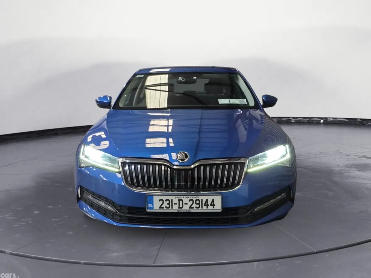 Skoda Superb Hatchback, Diesel, 2023, Blue