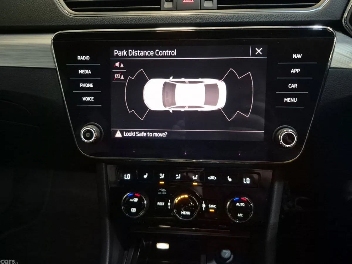 Skoda Superb Hatchback, Diesel, 2023, Blue