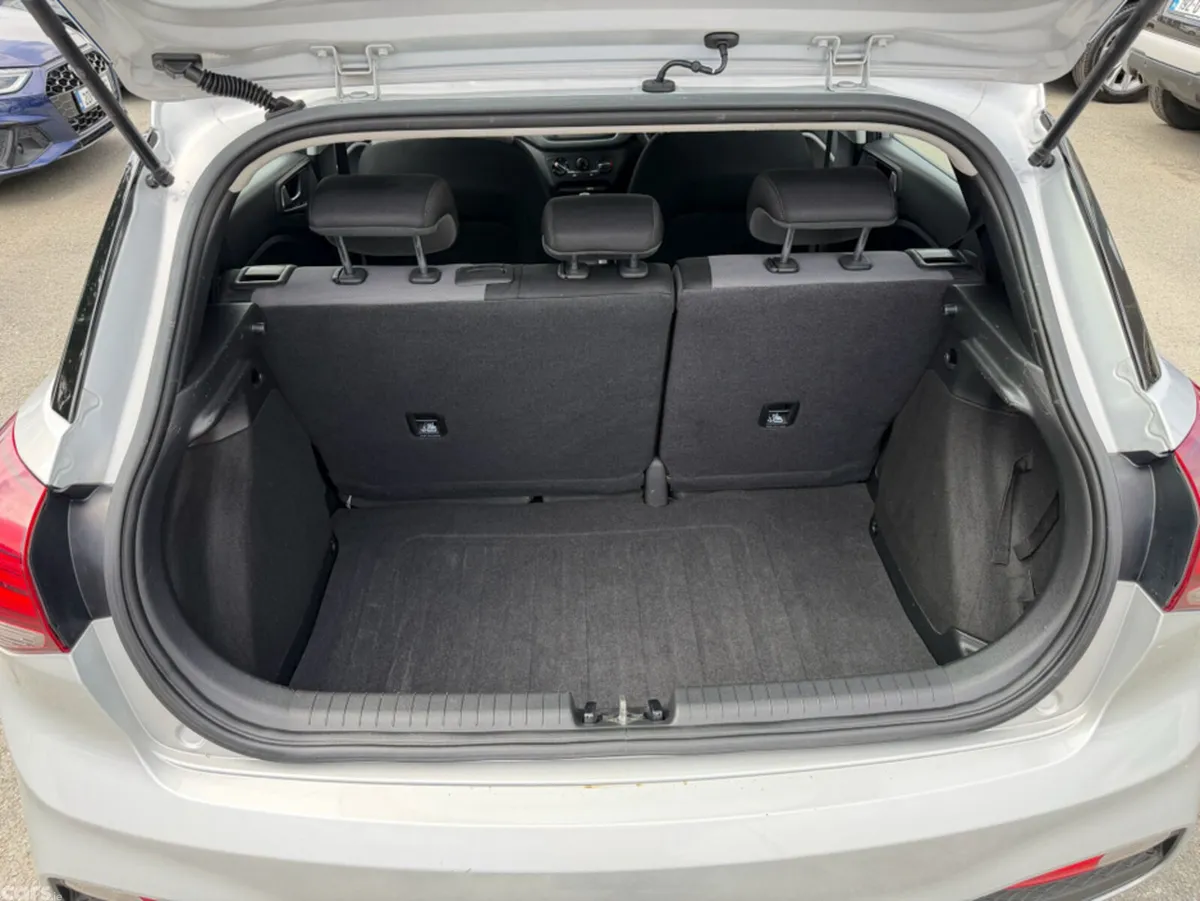 Hyundai i20 Hatchback, Petrol, 2019, Grey