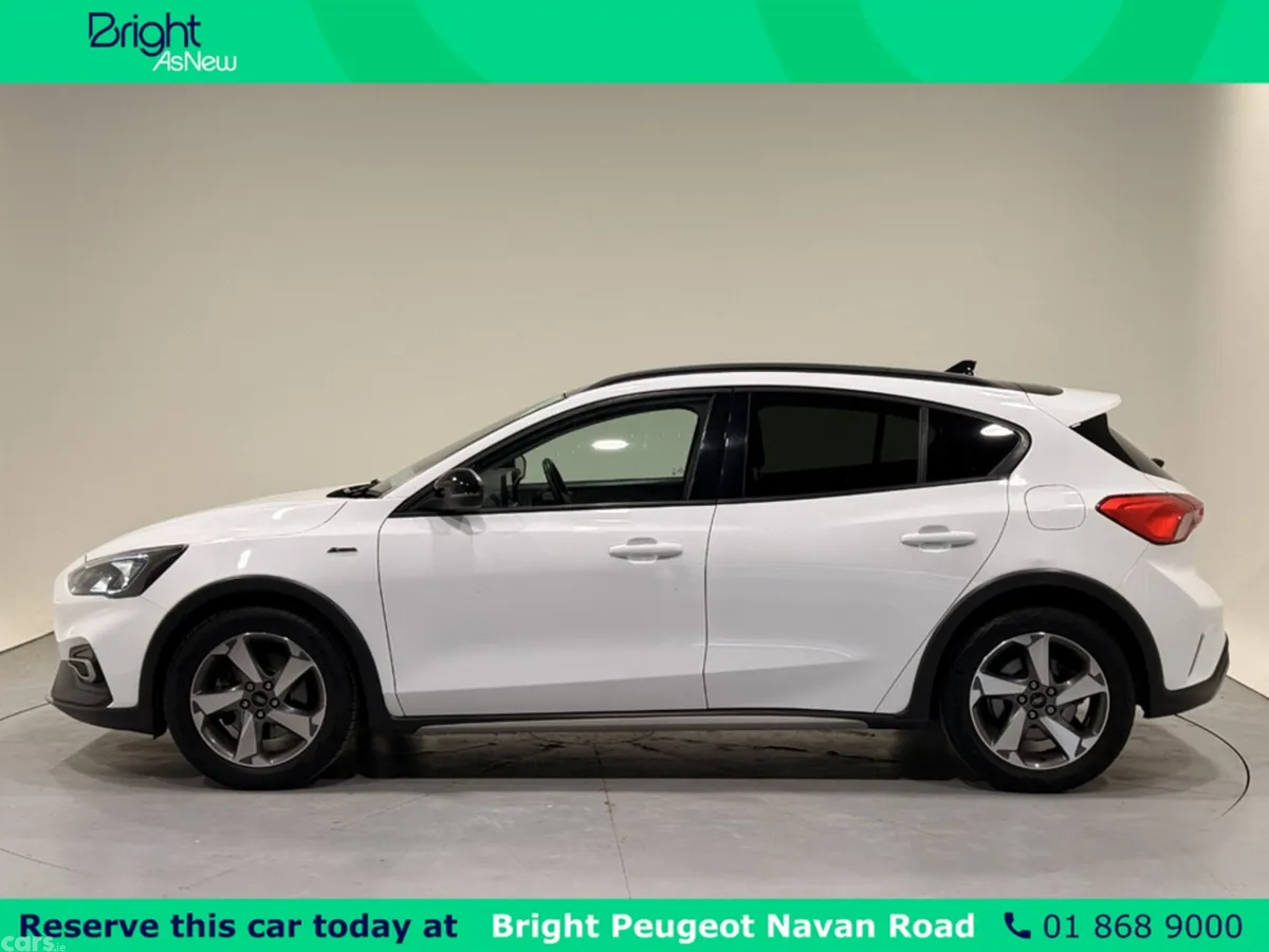 Ford Focus Hatchback, Petrol, 2021, White
