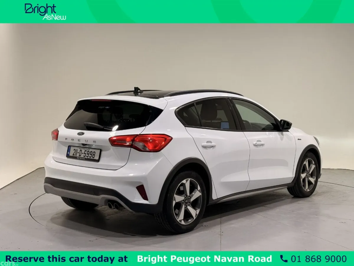 Ford Focus Hatchback, Petrol, 2021, White