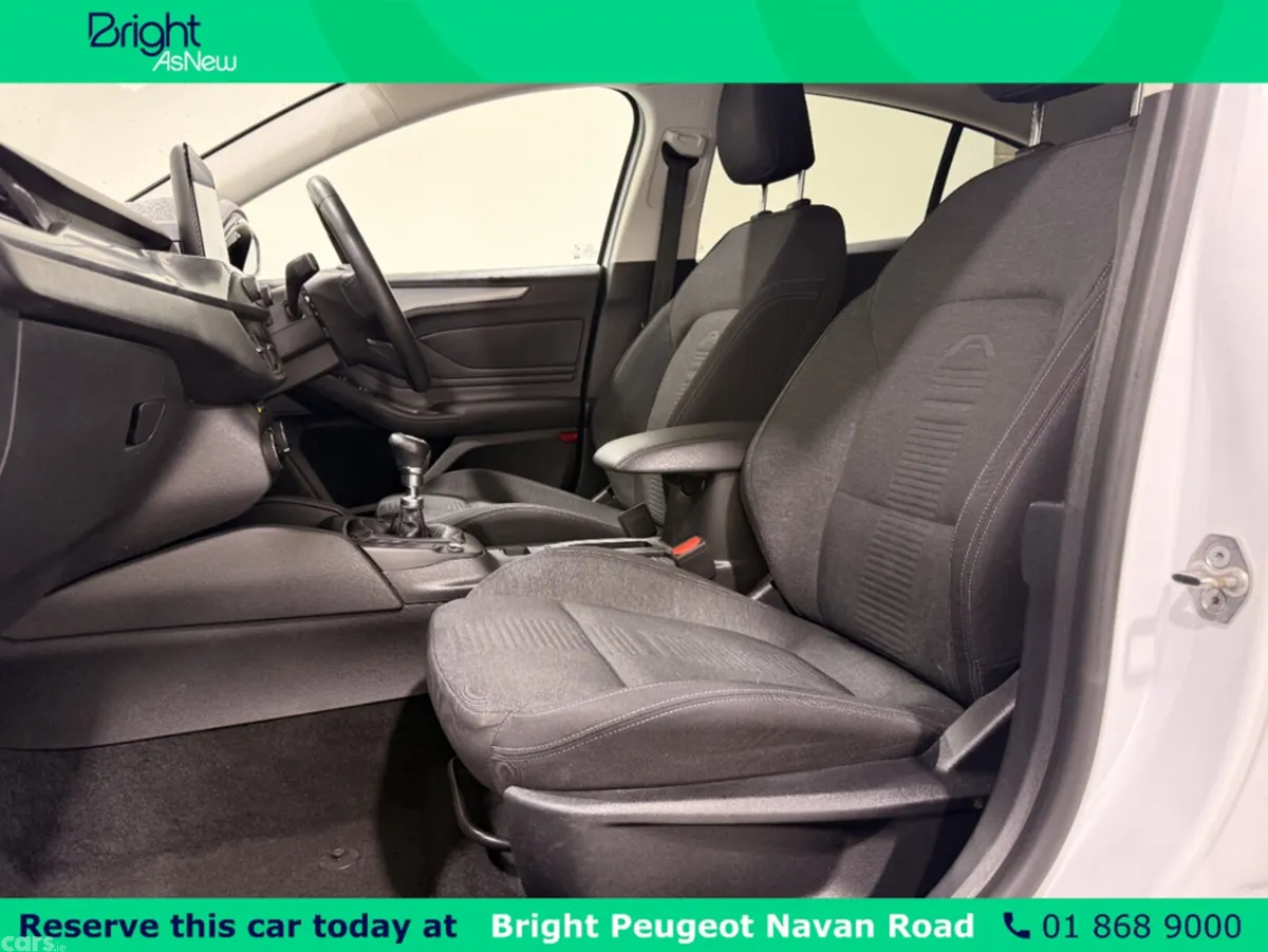 Ford Focus Hatchback, Petrol, 2021, White