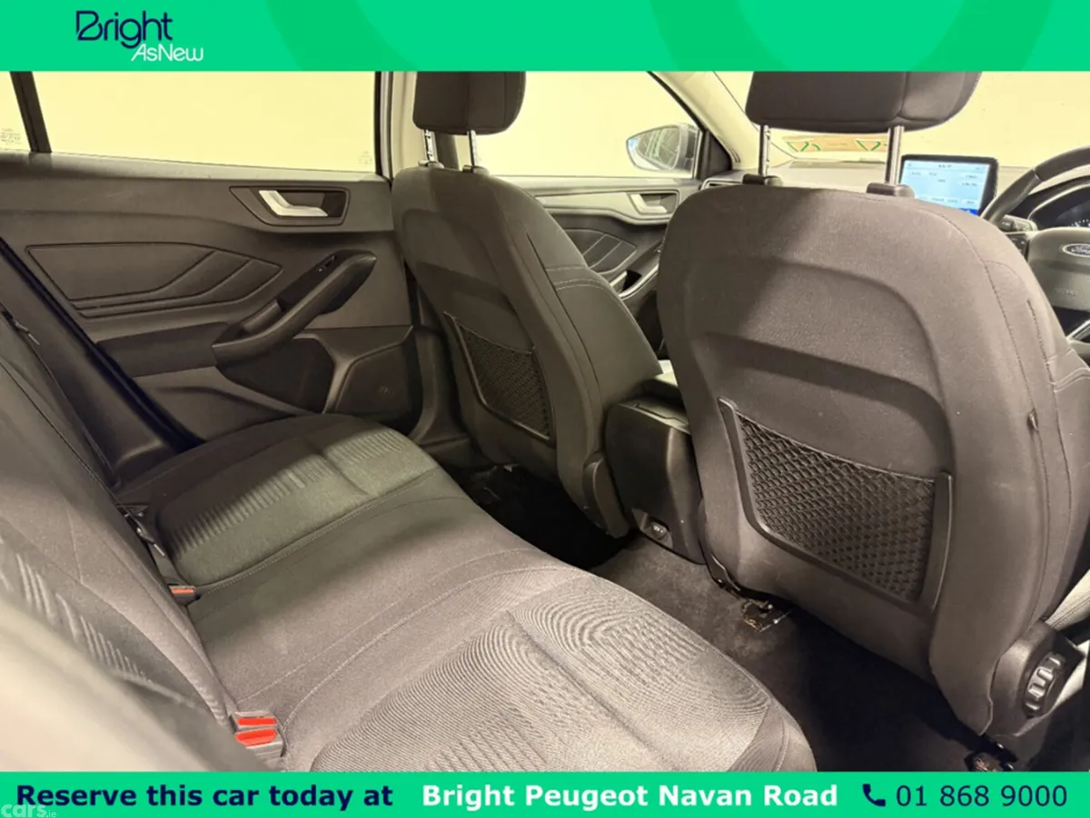 Ford Focus Hatchback, Petrol, 2021, White
