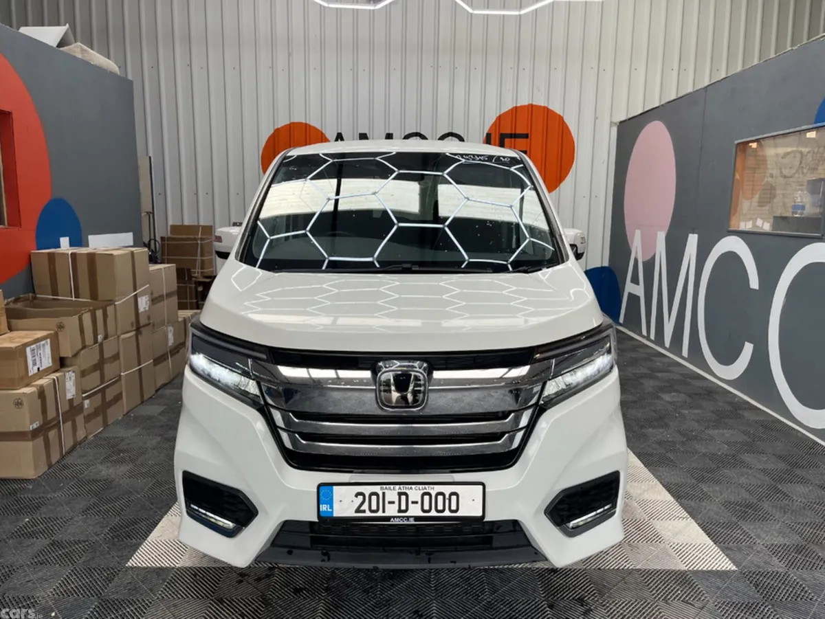 Honda Stepwagon MPV, Petrol Hybrid, 2020, White