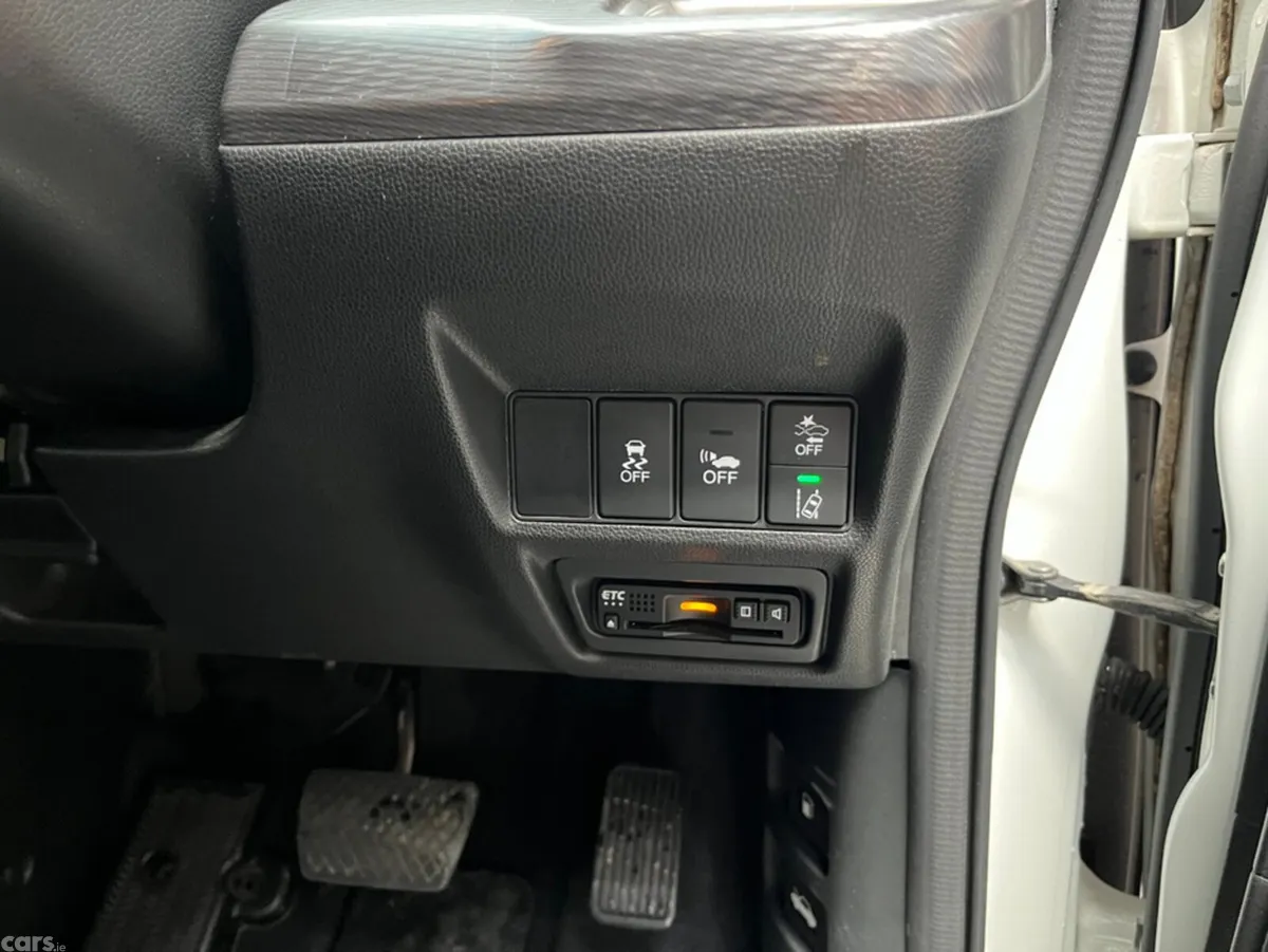 Honda Stepwagon MPV, Petrol Hybrid, 2020, White