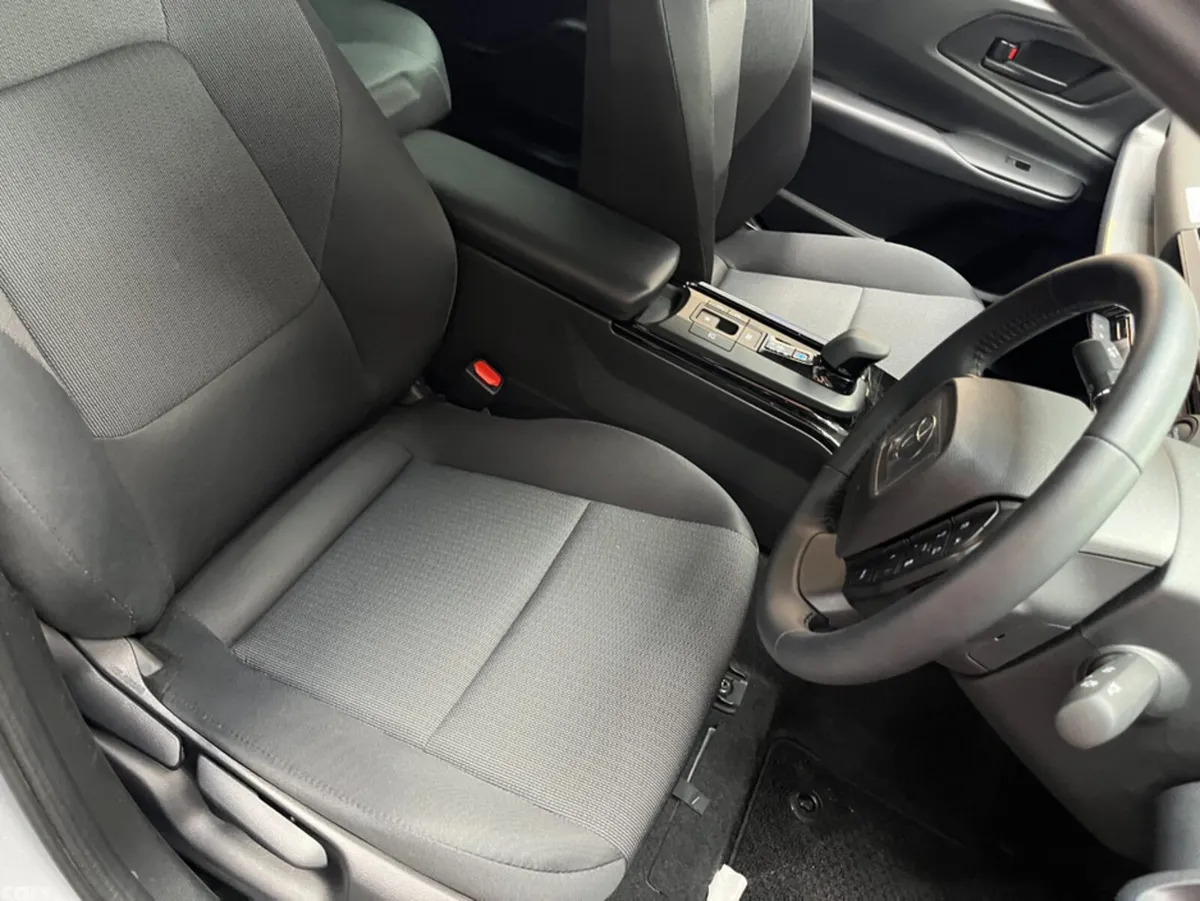 Toyota Prius Estate, Petrol, 2025, Silver