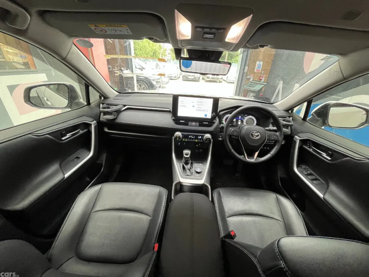Toyota RAV4 SUV, Petrol Hybrid, 2024, White