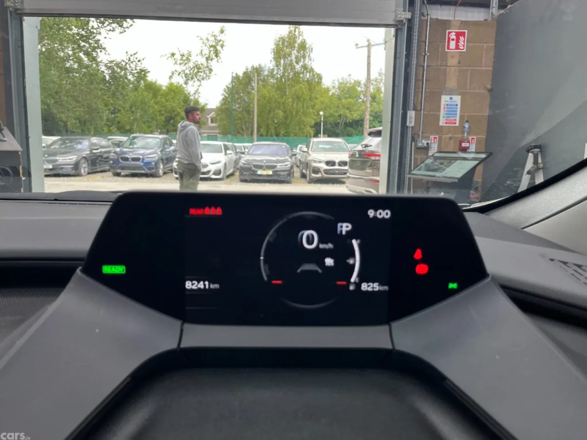 Toyota Prius Estate, Petrol, 2025, Silver