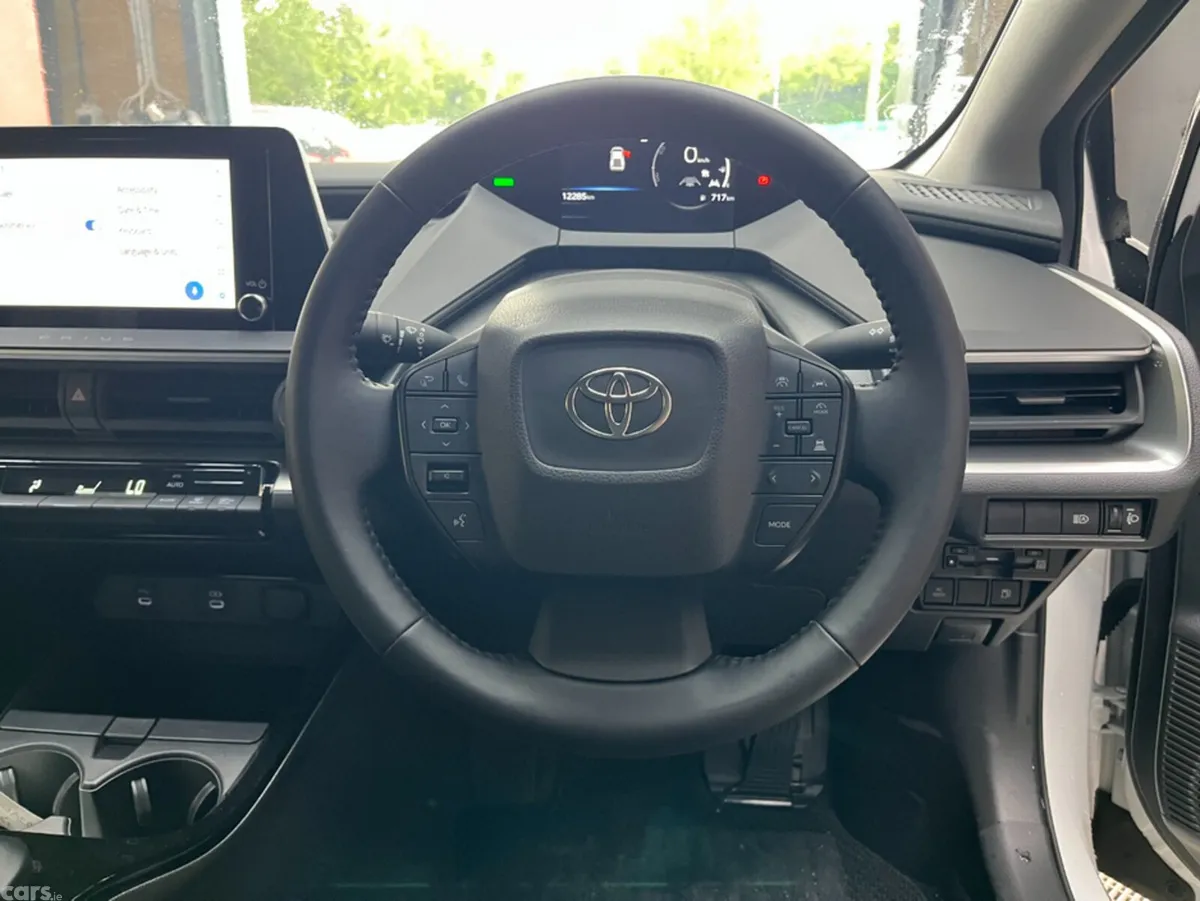 Toyota Prius Estate, Petrol, 2025, White
