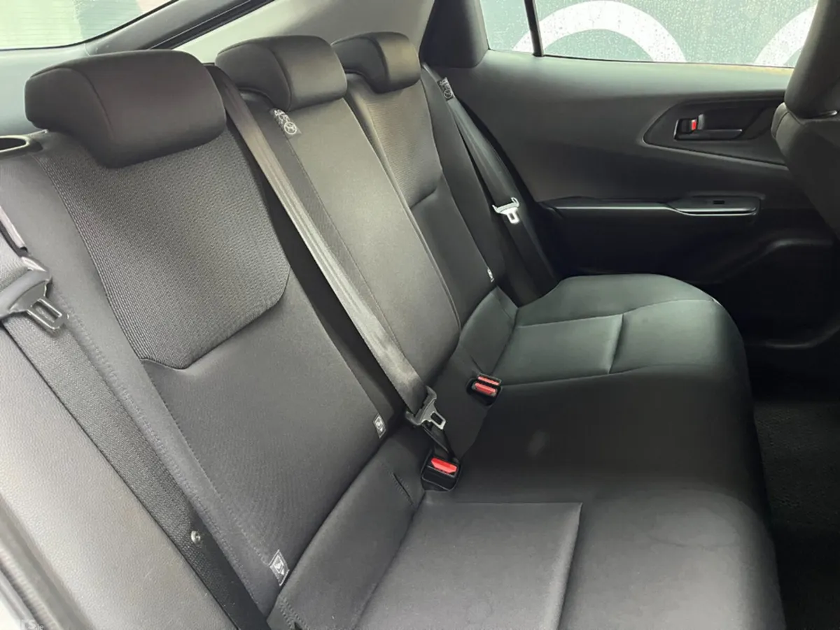 Toyota Prius Estate, Petrol, 2025, White