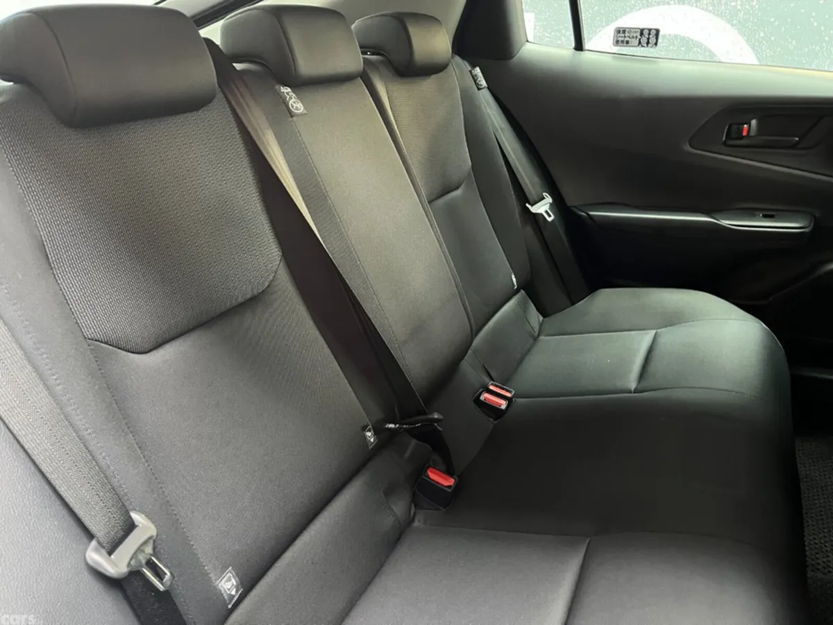 Toyota Prius Estate, Petrol, 2025, Silver