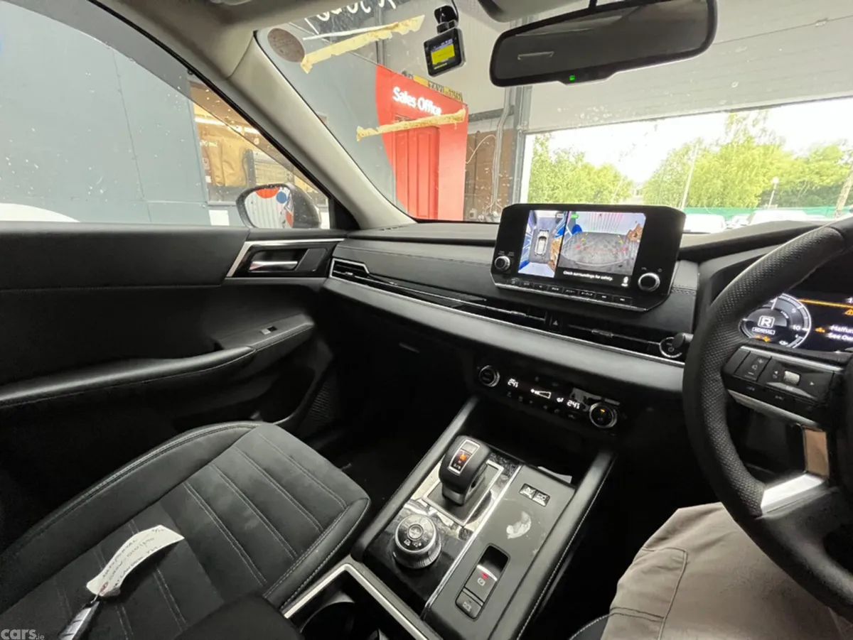 Mitsubishi Outlander SUV, Petrol Plug-in Hybrid, 2022, Brown