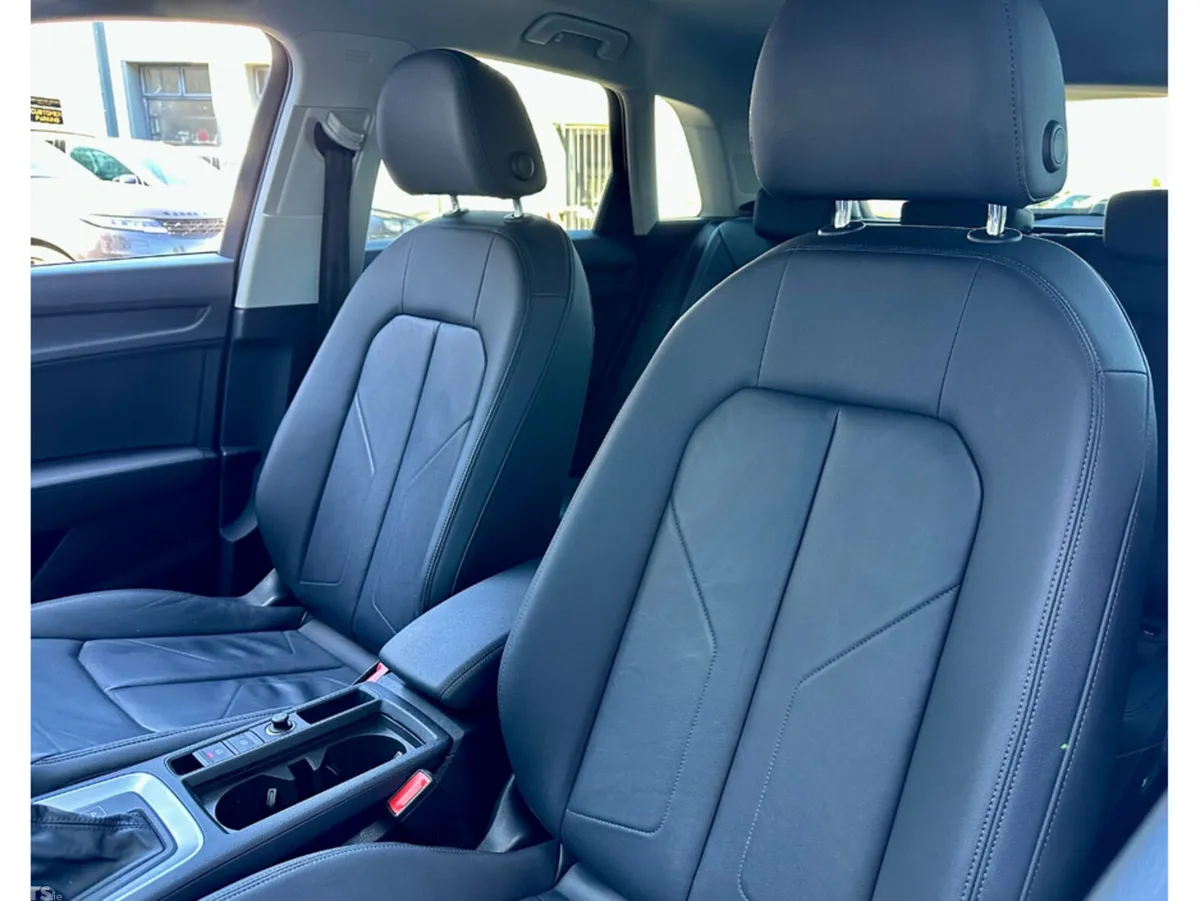 Audi Q3 SUV, Petrol Hybrid, 2023, Blue