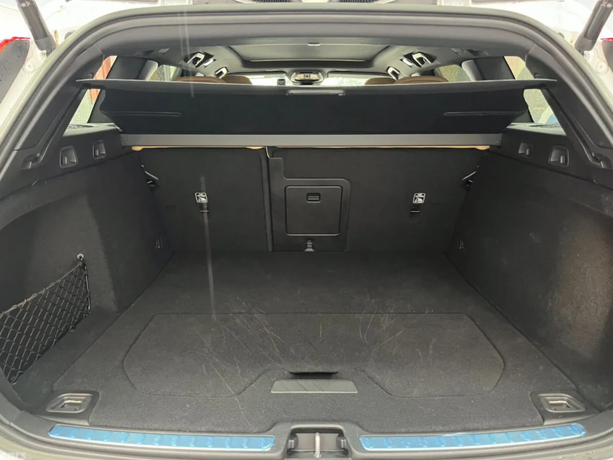 Volvo V60 Estate, Petrol Plug-in Hybrid, 2024, White