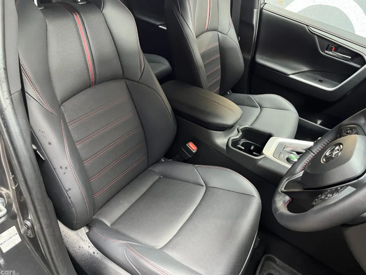 Toyota RAV4 SUV, Petrol Hybrid, 2025, Grey